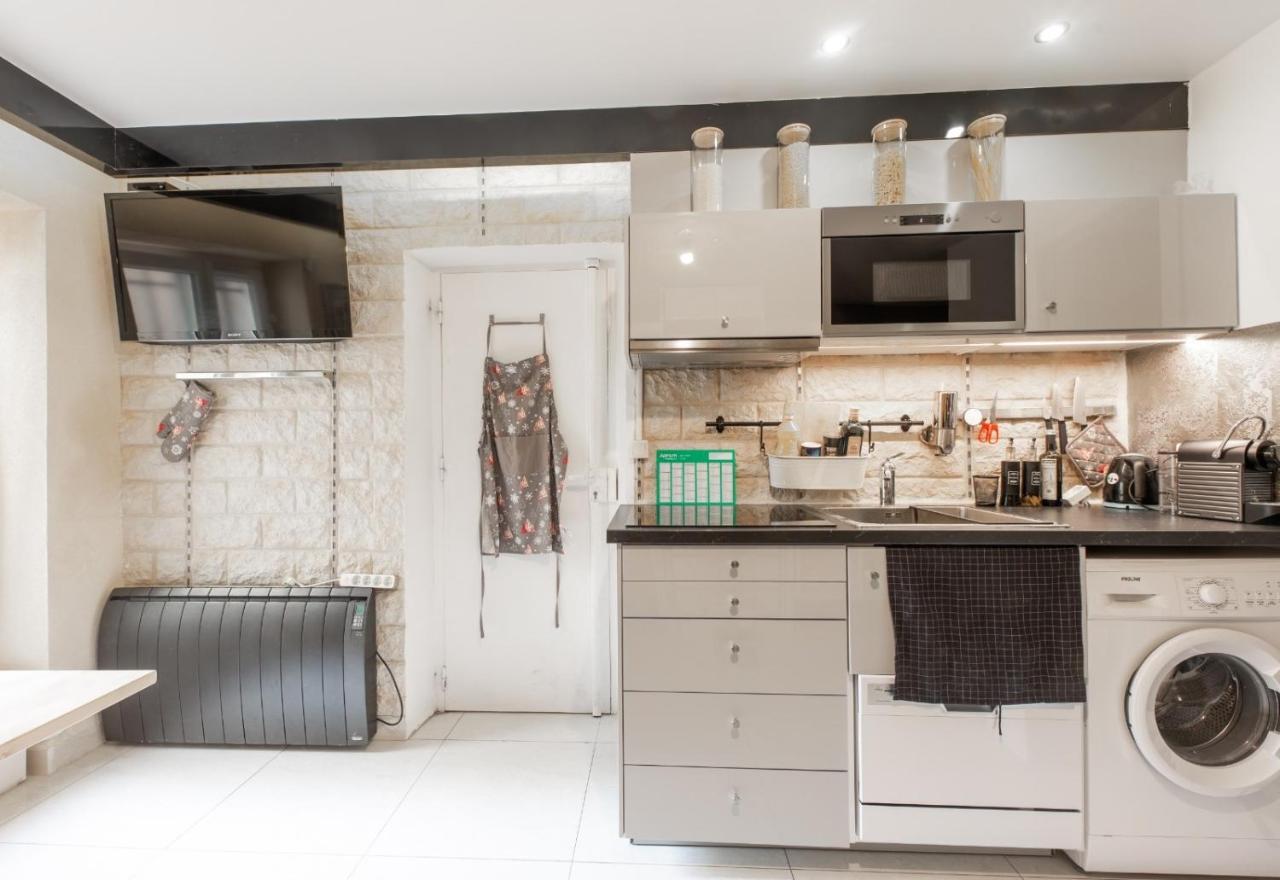 Studio A Paris Et Desinfection Rigoureux Du Logis Luaran gambar