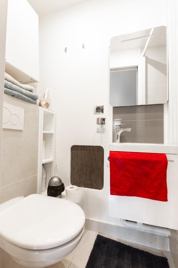 Studio A Paris Et Desinfection Rigoureux Du Logis Luaran gambar